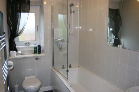 Bathroom at Flat on the Green 1