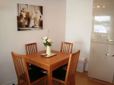 Dining table for 4 Flat on the Green Six