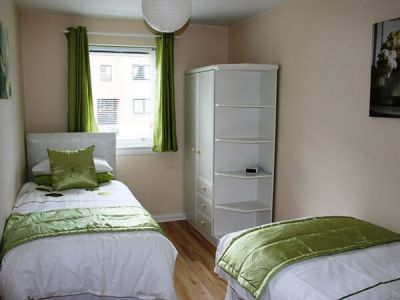 Twin bedroom at FotG4 Flat on the Green Four
