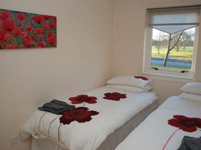 Twin bedroom Flat on the Green Five