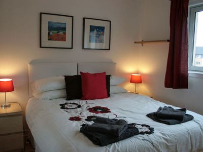 Master bedroom with kingsize bed St Andrews